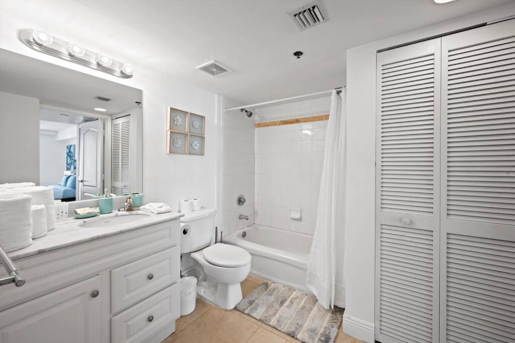 Appartamento Superb Unit, Centrally Located With Parking Miami